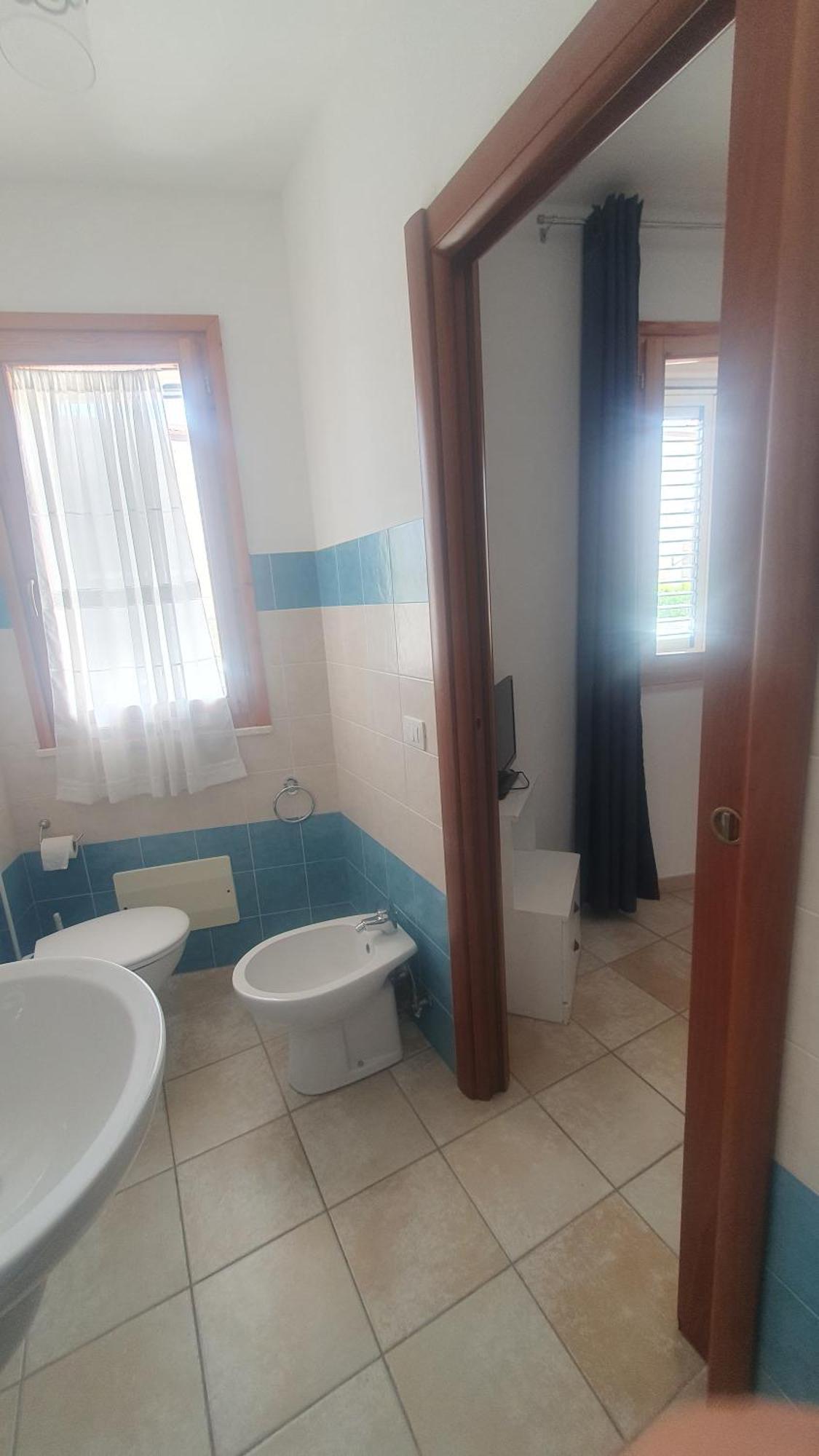 Blue Dolphin Guest House Алгеро Екстериор снимка
