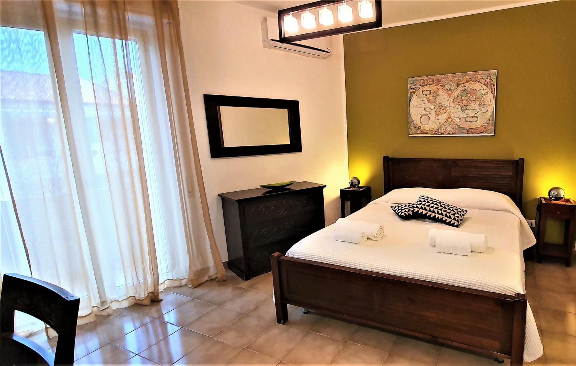 Blue Dolphin Guest House Алгеро Екстериор снимка